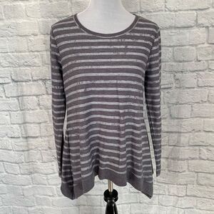 Silverwear Longsleeve angle cut top striped w/distressed pattern sz M